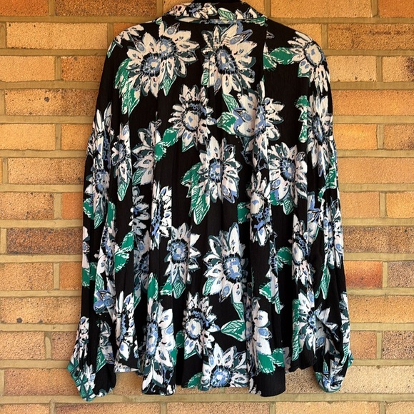 Free People women’s “Good Vibrations “ Floral Printed Button Front Shirt L - Picture 9 of 10